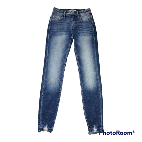 NWOT KanCan Signature jeans - Picture 2 of 6